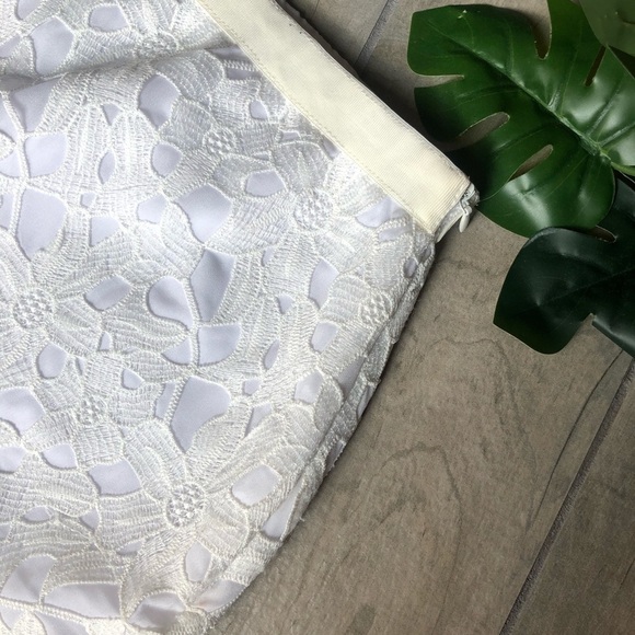 Aqua floral appliqué lace layered pencil skirt. Size M - Picture 2 of 4